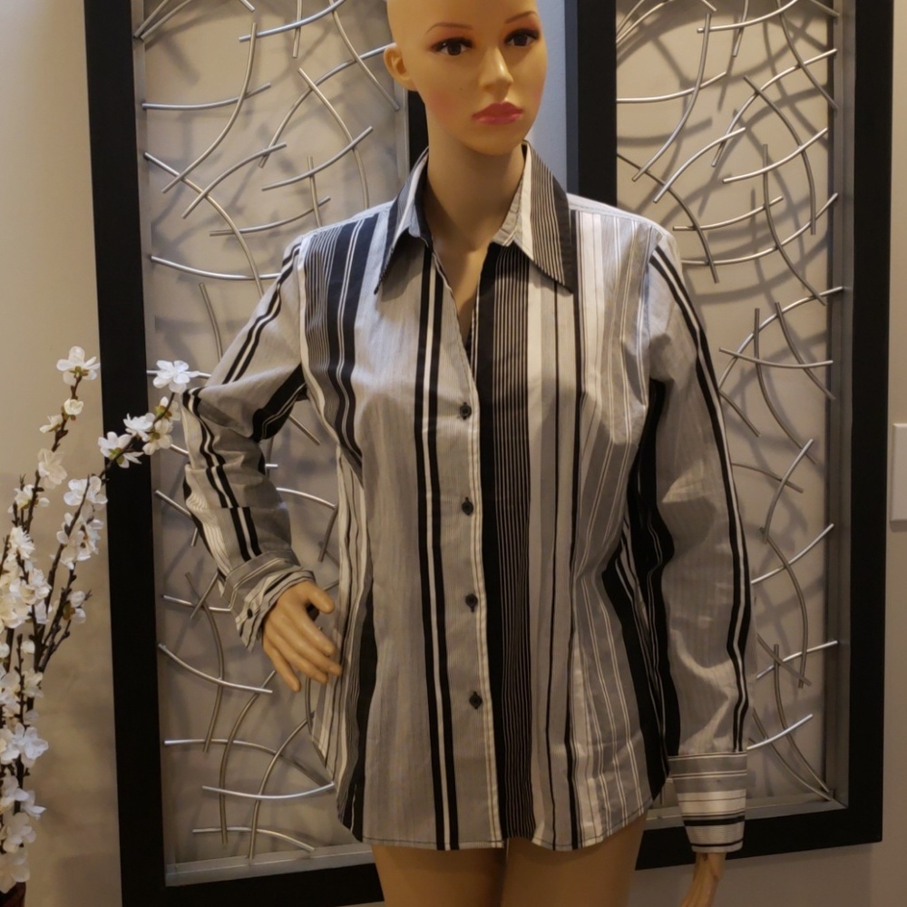 BLACK & WHITE STRIPED SHIRT!